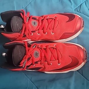 Nike LeBron Xlll Sz 5